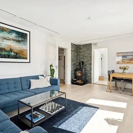 Large Penthouse In The Center With Balcony 卑爾根